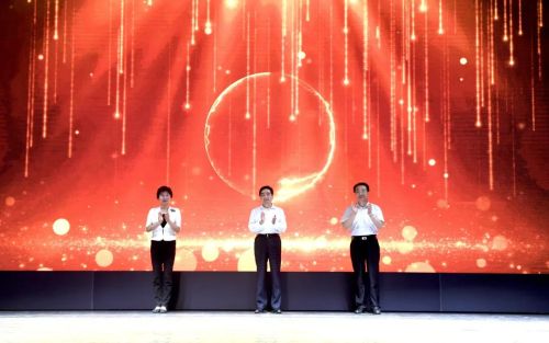 江苏省新时代现实题材舞台艺术作品巡演首演仪式暨首场演出在南京举行